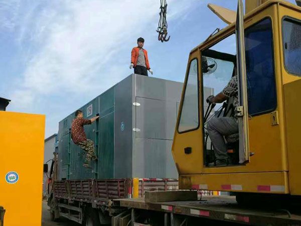 卡若更换水冷式机油散热器密封件的操作流程是怎样的？